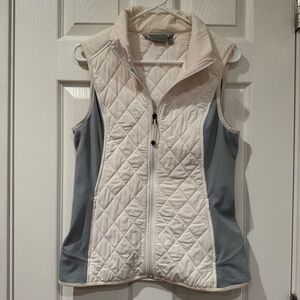 Athleta size medium White Quilted Vest Athlesiure